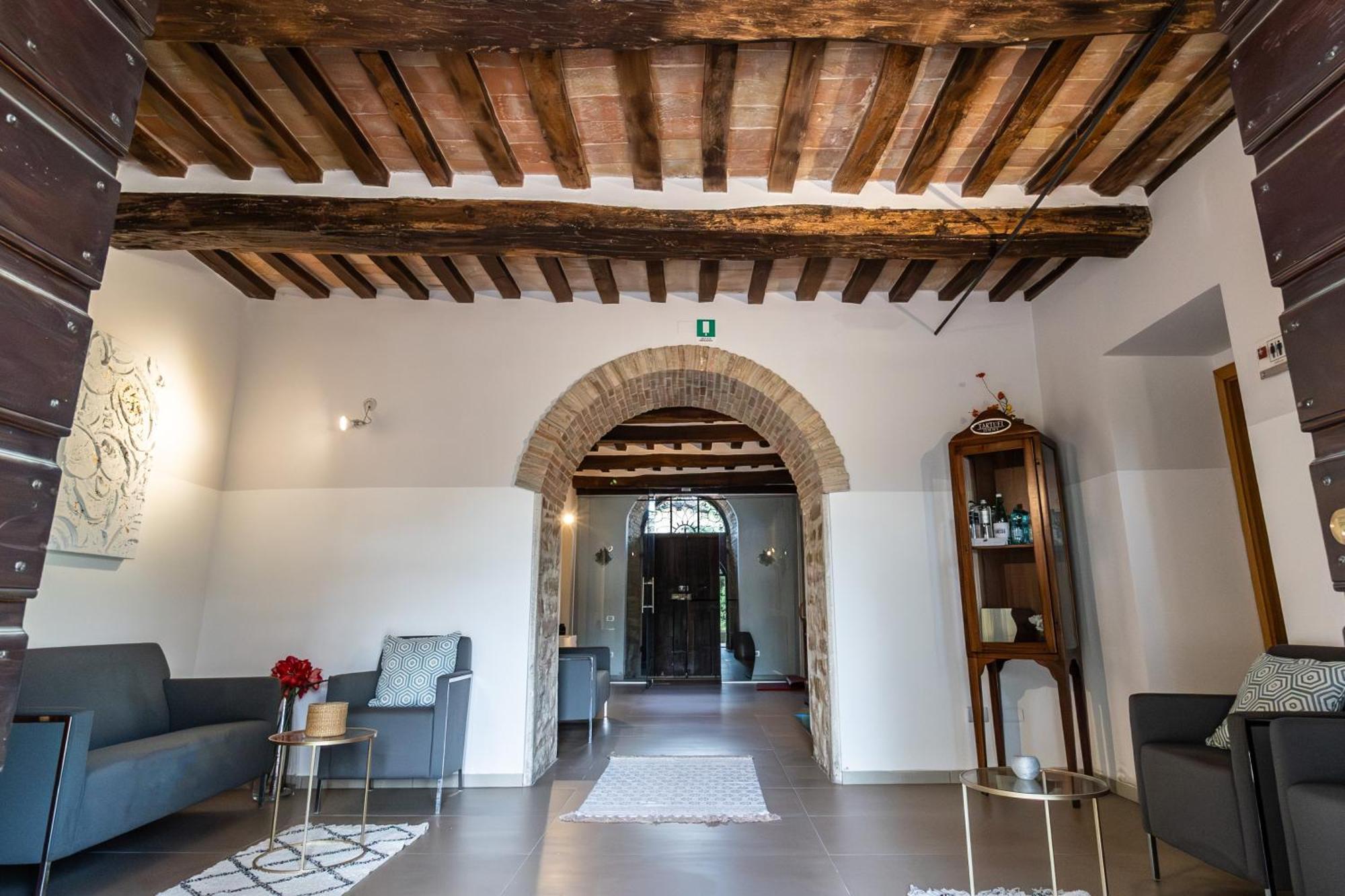גוביו Tenuta Borgo San Michele מראה חיצוני תמונה